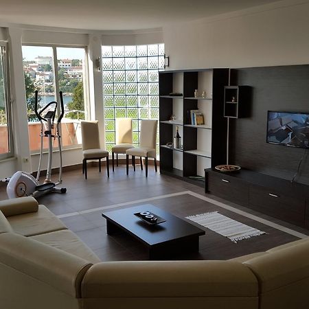 Apartments Seafront Villa Pula Ngoại thất bức ảnh